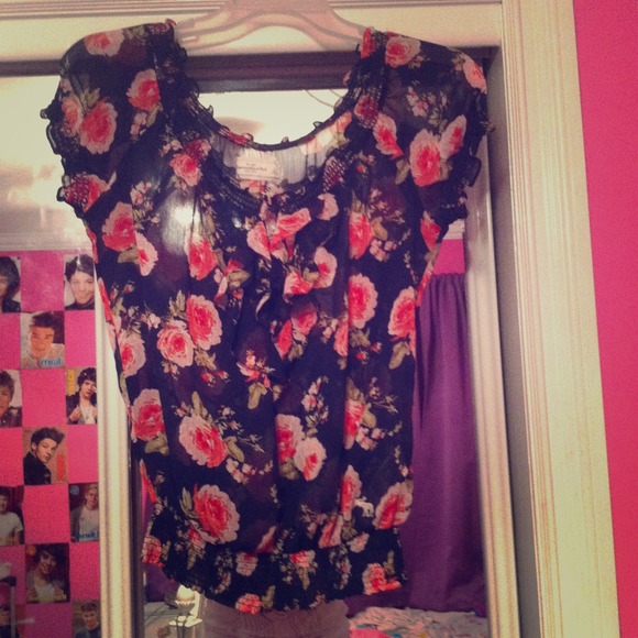 Abercrombie Sheer floral blouse - Picture 1 of 1