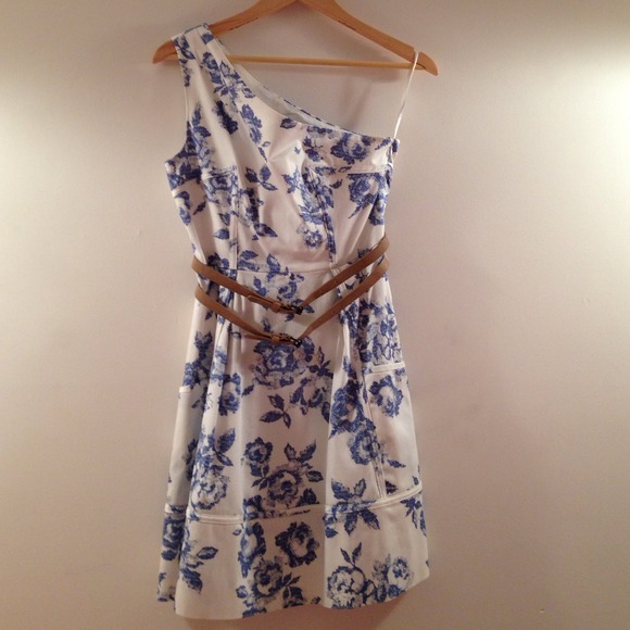 Jessica Simpson Dresses & Skirts - Jessica Simpson blue print dress