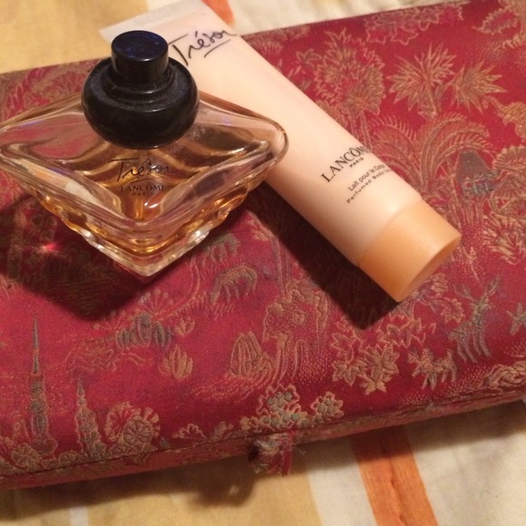 Tre'sor perfume and lotion set