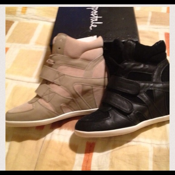 Sold.....Aeropostale sneakers boots size 8