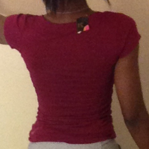 New never worn deep cranberry v-neck - Picture 3 of 3