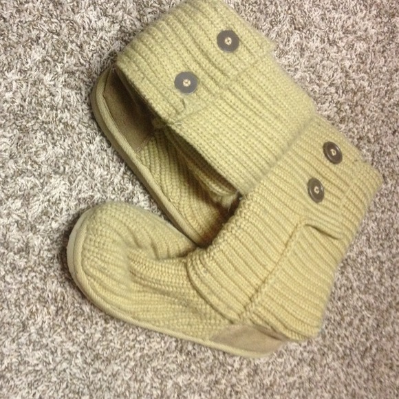 Sweater boots