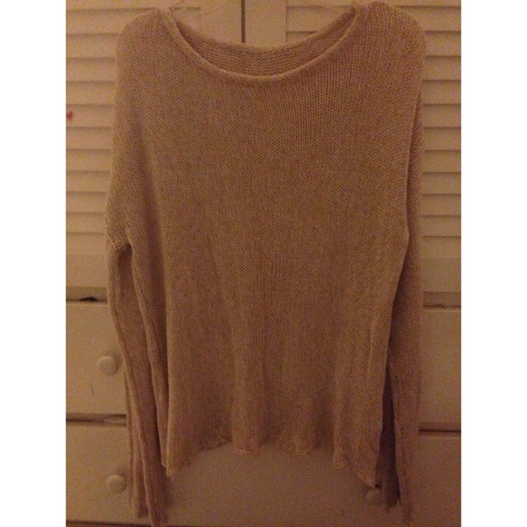CUTE beige sweater! READ CAPTION