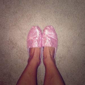 Woman's pink glitter Tom's