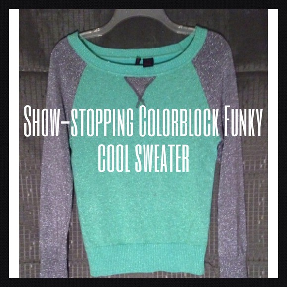 ✂️❌PRICE CUT❌✂️ Green & Blue ColorBlock Sweater - Picture 1 of 3