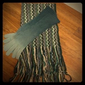 Scarf and glove set
