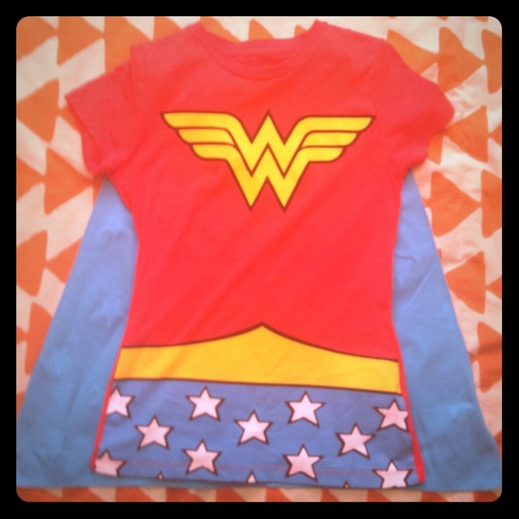 Wonder Woman Tee with Cape