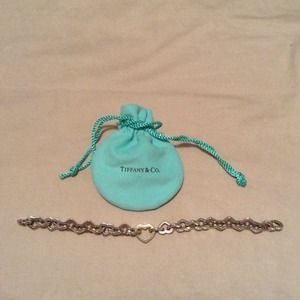 REDUCED Tiffany&co retired bracelet 18k gold heart