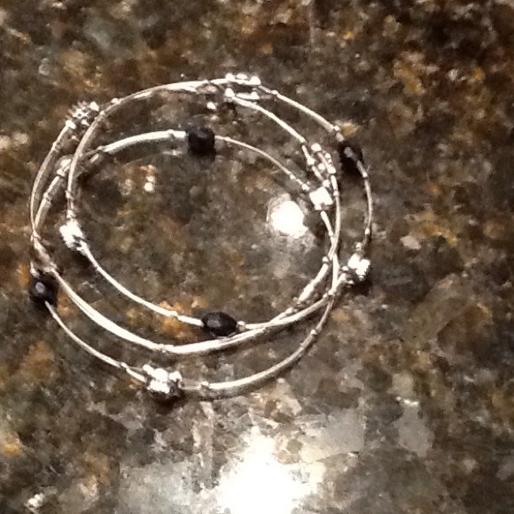 stunning set of 3 silver wire bangles.NWOT,REDUCED