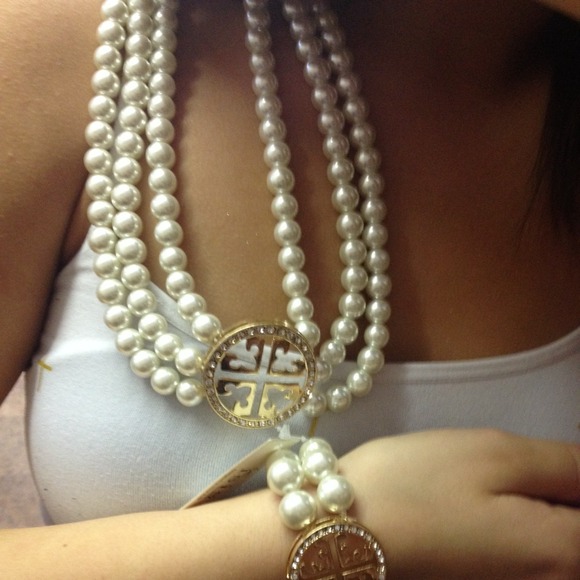 Necklace/ bracelet set