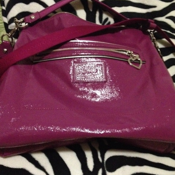 *Must go! Price cut* Fuchsia Crossbody Coach Bag