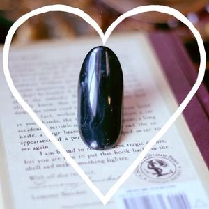 🌸Shield Ring in Onyx🌸