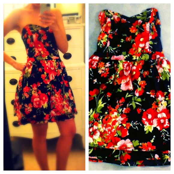 Strapless Vintage Inspired Dress from Urban