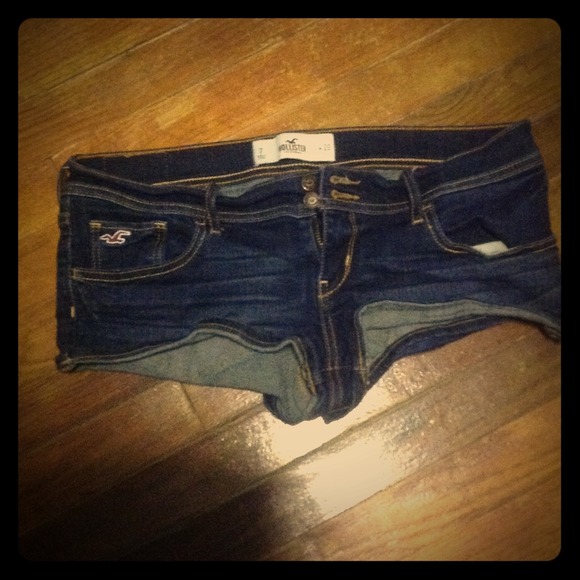 HOLD hollister short!