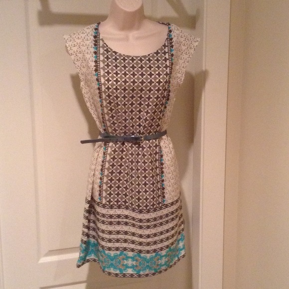 Dresses & Skirts - 🎉🎉 HOST PICK 10/25/13🎉🎉Adorable shift dress