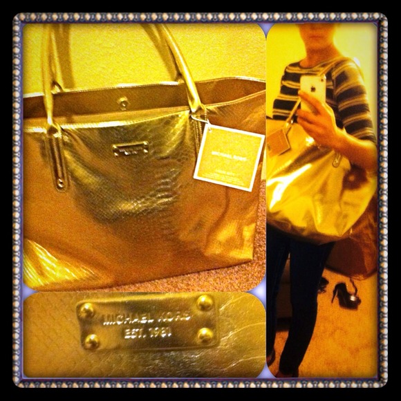 💯Authentic Michael Kors Gold Tote 🌟