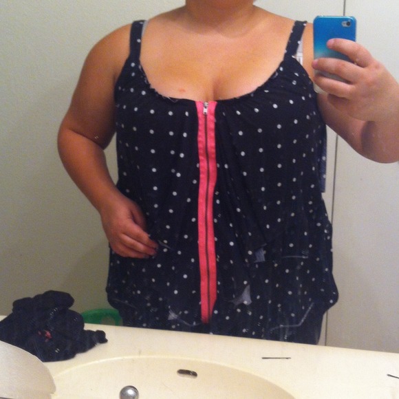 Small strap polka dot shirt (: - Picture 2 of 4