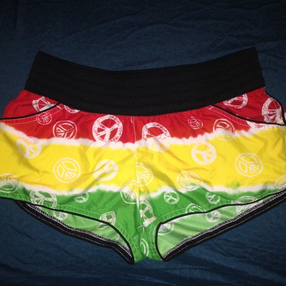 Peace, Love & Rasta shorts w: pockets