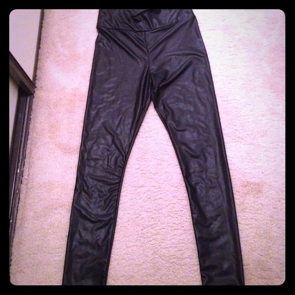 📍📍 SOLD Black pants📍📍