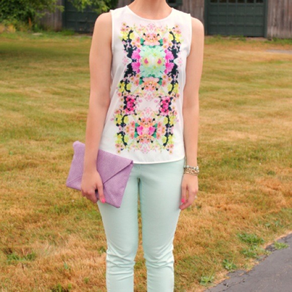 🚫SOLD IN BUNDLE🚫H&M mirrored floral tank