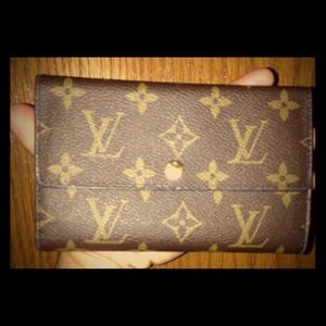 REDUCED⭐️NWT monogram wallet