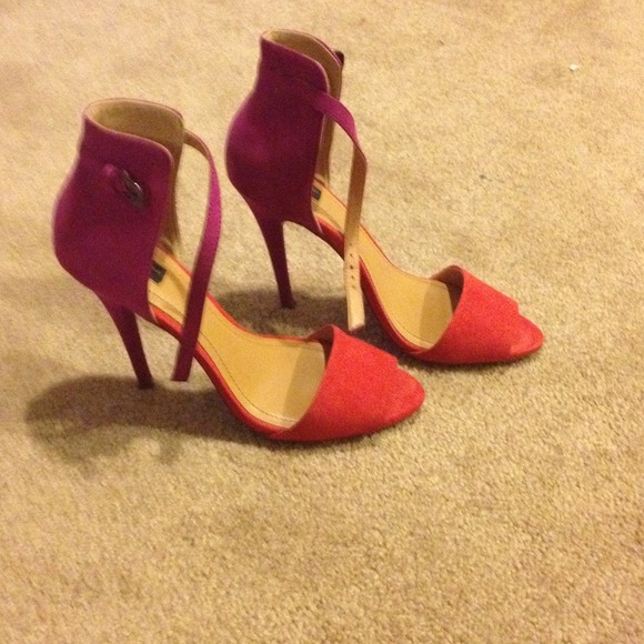 SOLD. ✅✅✅Zara colorblock sandals sz. 37