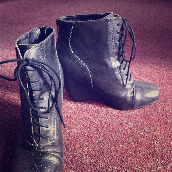 Sophie Ankle Booties