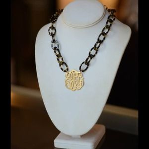 Universal monogram Necklace TORTOISE AND Gold