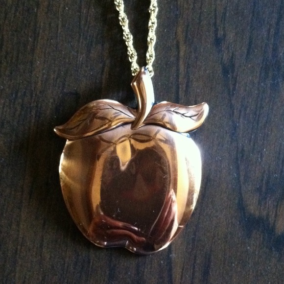 Copper color apple necklace - Picture 2 of 3