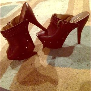 Dark Brown Jessica Simpson peep toe clogs