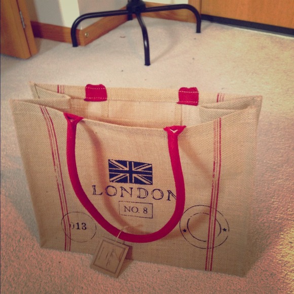 BRAND NEW!!!! LONDON woven "every day" bag