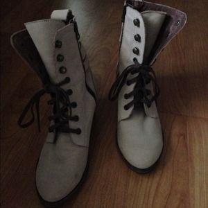 🎉HOST PICK🎉Anthropologie Suede Boots