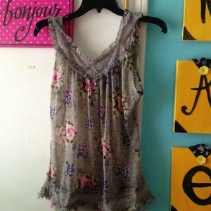 Adorable green/gray floral and lace top