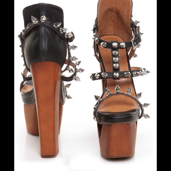 Pending Trade with @jamiecakes619 Jeffery campbell