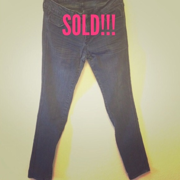 Cyber Monday sale🎀Forever 21 skinny jeans🎀
