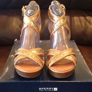 Harbordale Gold Glitter Wedges Size: 9.5