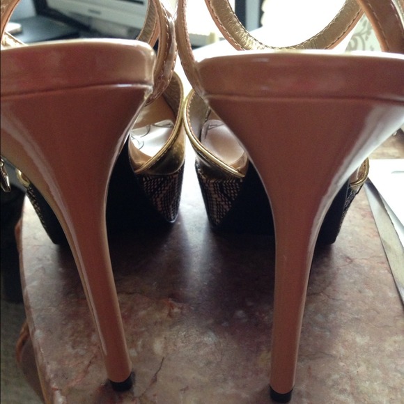 Shoes - Picture 3 of 4