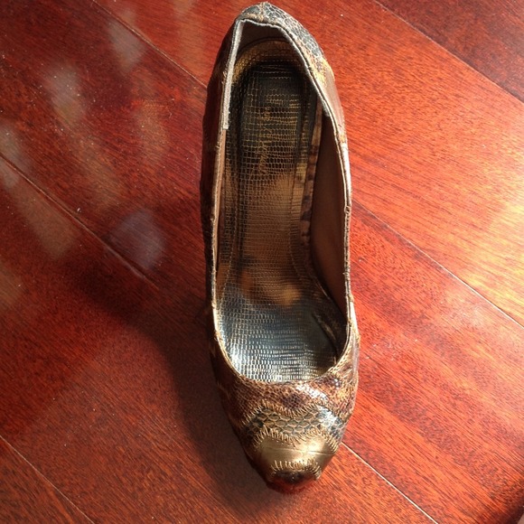 Sold in a bundle - Picture 2 of 3