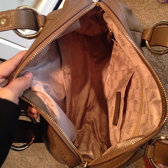 🎀SOLD🎀Brand new Michael kors purse - Picture 2 of 4