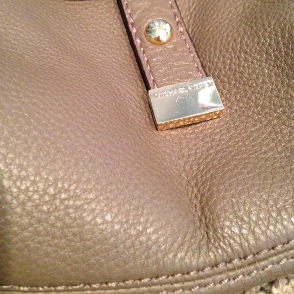 🎀SOLD🎀Brand new Michael kors purse - Picture 3 of 4