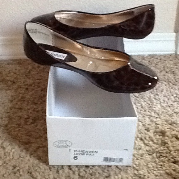 STEVE MADDEN HEAVEN LEOPARD PUMPS - Picture 2 of 2