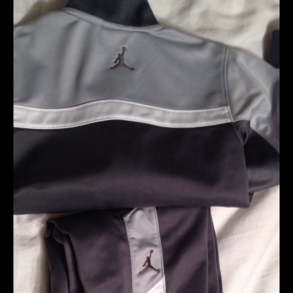 🚫🚫🚫SOLD🚫🚫🚫Toddler Jordan Warm-Up - Picture 2 of 2