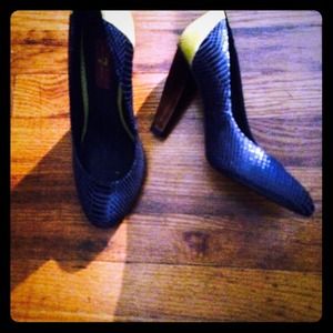 Super sexy, "7 for all mankind" heels