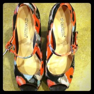 Floral peep toe shoes