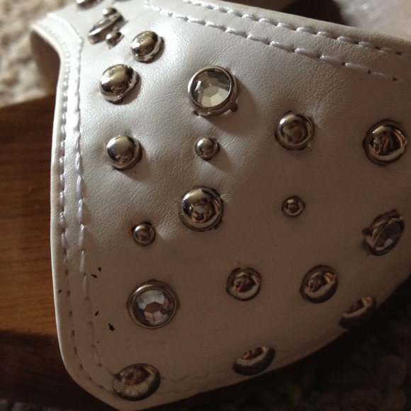 White heels - Picture 2 of 2