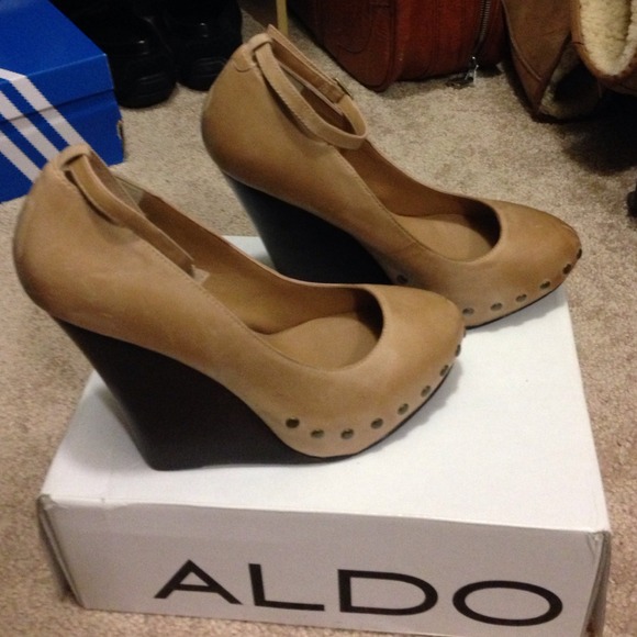 Aldo Mignogna Wedges