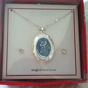 18" Locket & necklace with earrings set