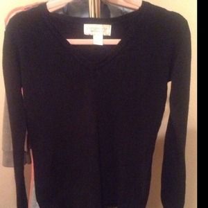 Black v-neck pullover