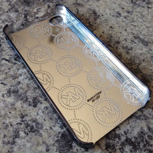 Michael Kors phone case - Picture 2 of 2