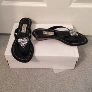 Dezario black sandal